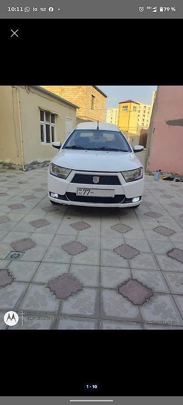 lizing avtomobiller: Ağ rəngli sedan avtomobil Xarici: - Ağ gövdə, arxa park sensorları - — 10