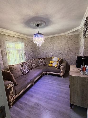 bakida kiraye evler: INSHAATCILAR QESEBESI eshya bazarına yaxın 4 sotda kursulu 3 otaq — 7