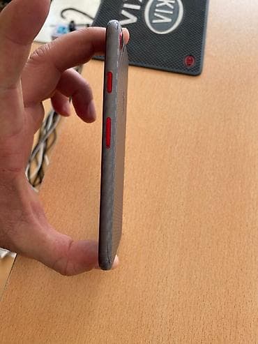 rengli printer: IPhone 8, 64 GB, Barmaq izi — 4