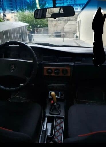 turbo az c class: Mercedes-Benz 190: 2 l | 1993 il Sedan — 6