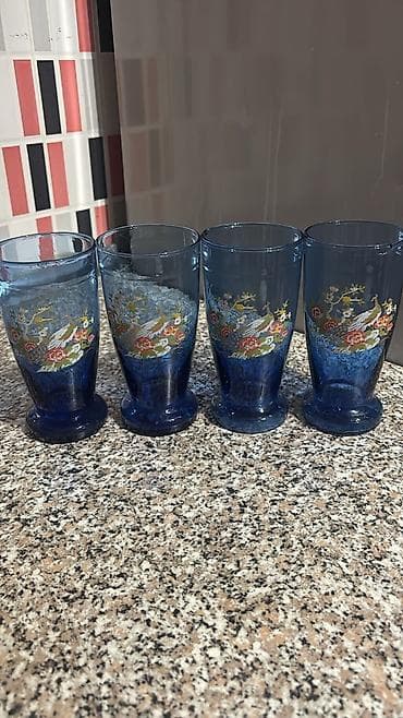 Məhsul: Şüşə dekor və qab dəsti - 4 ədəd mavi rəngli, konus formalı