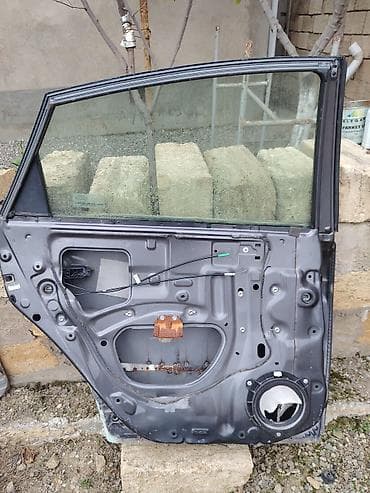 w211 qapi: Toyota arxa sol qapı (sedan/kuzov üçün), usten cixma bu veziyyetde — 2