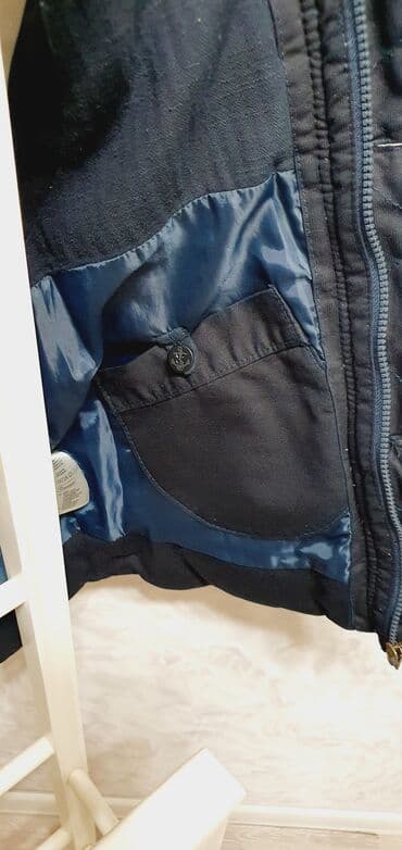 женские спортивные жилеты: H&M firması. M razmer — 4