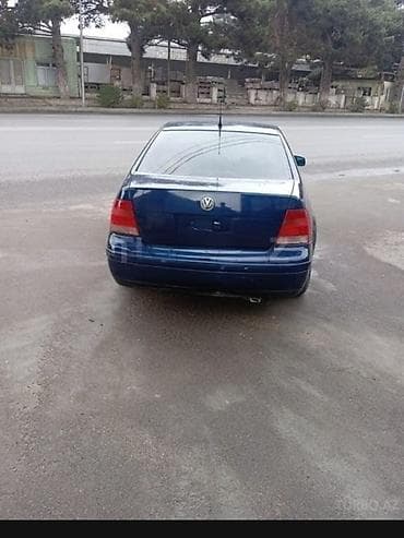 en ucuz masin: Volkswagen Jetta: 2 l | 2002 il Sedan — 2