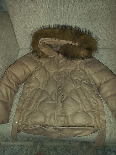 Qadın qış gödəkçəsi - Rəng: bej/qum rəngi - Qalın, yüngül şişmə