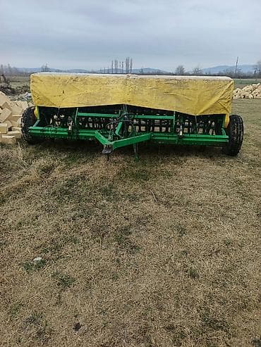 Kənd təsərrüfatı texnikası – taxıl səpən (səpin aqreqatı) və torpaq