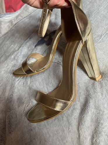 basanoşkalar 2022: Derimod, Ölçü: 40, rəng - Qızılı, Yeni — 1