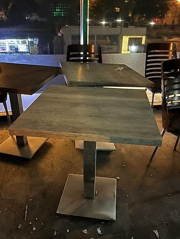 ofis stullari: Stullar ilə, Kvadrat masa — 1