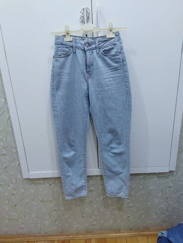 cins qadın jiletkaları: Qadınlar üçün müxtəlif model və rəngdə cins şalvarlar dəsti. hamısı — 5