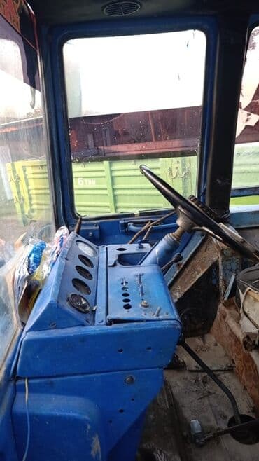 Кольца: Belarus MTZ seriyalı təkərli traktor Xüsusiyyətlər: - Rəng: mavi, tam — 5