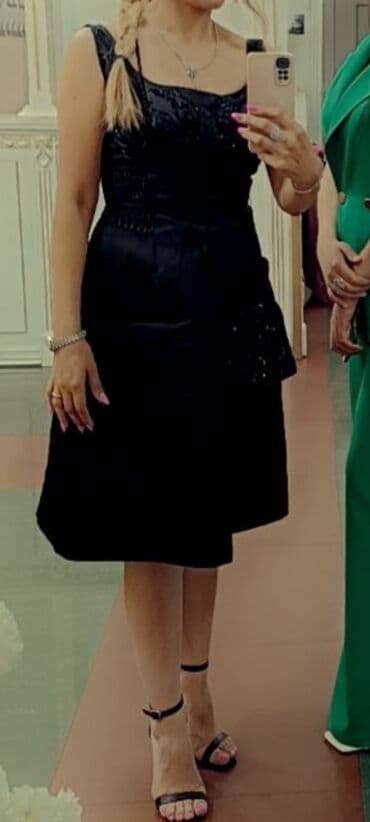 dest geyim: Qadın geyimlərinin dəsti – 4 fərqli paltar 1) Fuşya rəngli qısa — 5