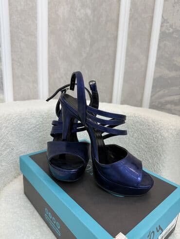 Basanoşka və səndəllər: Ölçü: 38, rəng - Göy, İşlənmiş — 1