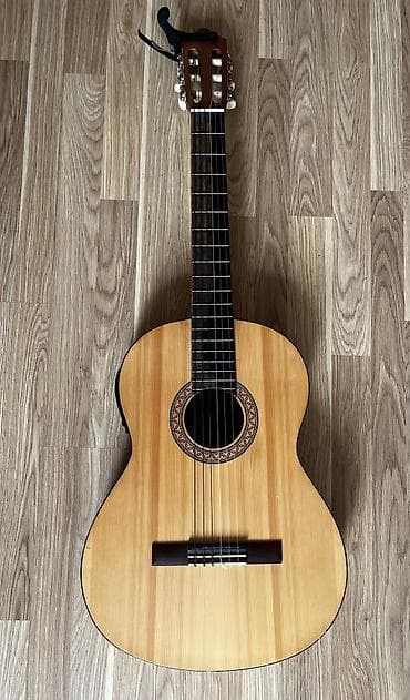 Klassik gitara, Yamaha, İşlənmiş, Ünvandan götürmə lalafo.az -da Klassik gitara, Yamaha, İşlənmiş, Ünvandan götürmə