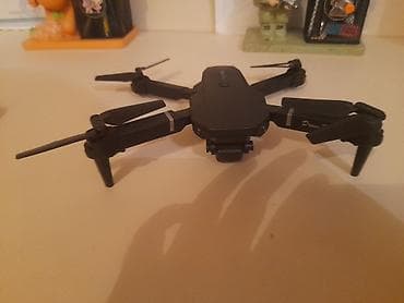 oyuncağlar: Qatlanan E88 dron Heç bir problemi yoxdu təp-təzədir hər şeyi tamdır 1 — 4