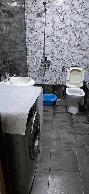 2 ci mikrorayon: 28 may metrosuna ayaqla 10 dəqiqəlik məsafədə 2 mərtəbəli, 2 ayrı — 2