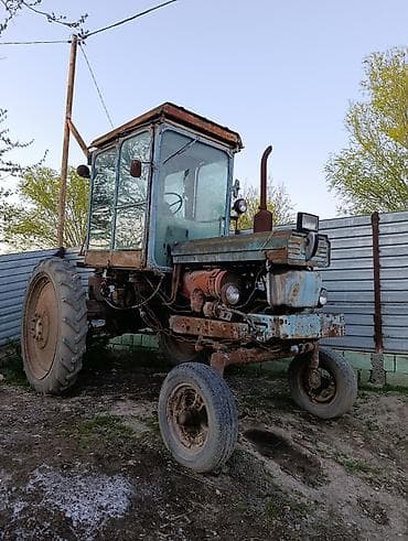 Kənd təsərrüfatı üçün tək kabinəli təkərli traktor - Yüksək klirensli