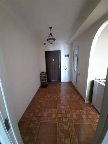 Razin Akkorda 20 mertebeli binanın 17-ci mərtəbəsində yerləşən ümumi — 6