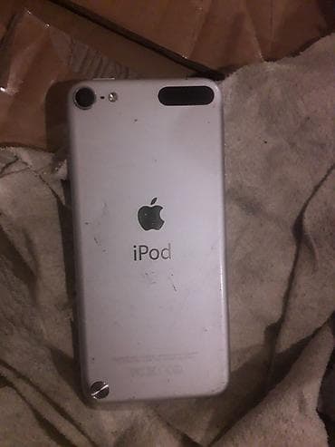 səs guclendirici: Apple iPod touch (gümüşü rəng) Xüsusiyyətlər: - 4 düymlük Retina — 1