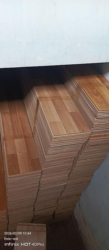 bal satisi: ‼️ Təcili satılır ‼️ Laminat çoxdu Laminat 115 kvdart 19 kv — 9