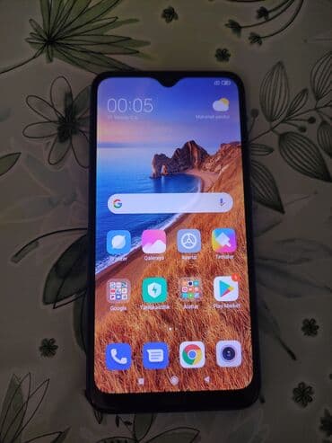 Xiaomi Redmi smartfon - Model: Redmi (arxa qapaqda “Redmi” loqosu