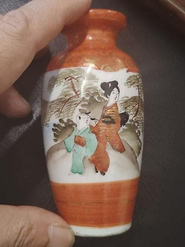 Винтажная японская мини-ваза «Кутани», 1950-60-е гг. Очаровательная lalafo.az -da Винтажная японская мини-ваза «Кутани», 1950-60-е гг. Очаровательная