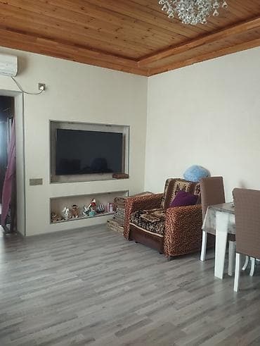 metbex naboru: Satılır: geniş və işıqlı zal üçün.Tam merkezde 3 otaq, 1 — 1