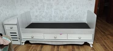 tek kravat işlənmiş: Oğlan və qız üçün, Çarpayı, Siyirməli — 2