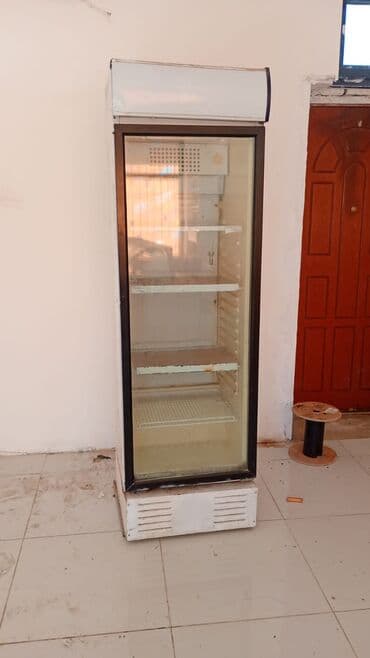 Su vitrin soyuducu - Qiymət: 200 AZN - Tam işlək vəziyyətdə - Ünvan