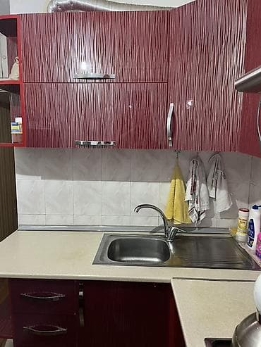 divar dolabi: Mətbəx mebeli dəsti - Rəng və üslub: Parlaq bordo/qırmızı tonlarda — 6