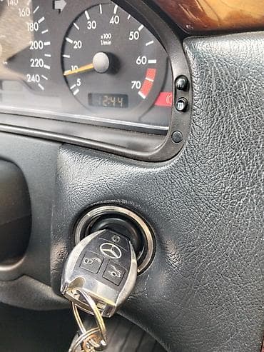 r15 5 bolt: Mercedes-Benz E-Class: 2.3 l | Sedan — 1