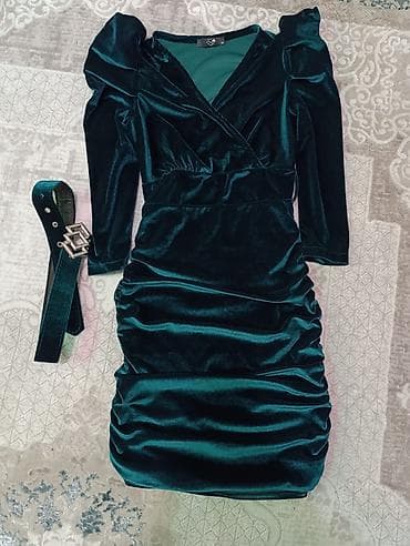 payız üst geyimləri: - Məhsul: Qadın məxməri paltar və kəmər dəsti - Rəng: Zümrüd yaşılı - — 1