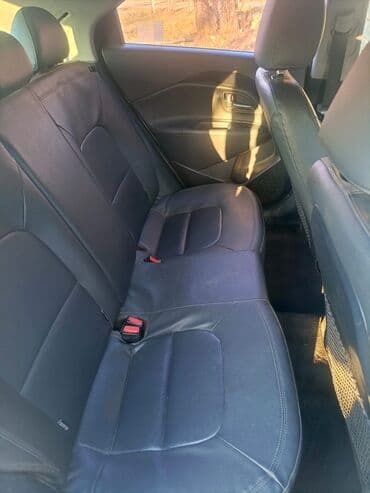 Yağlar və avtokimyəvi maddələr: Kia Rio: 1.6 l | 2015 il Hetçbek — 3