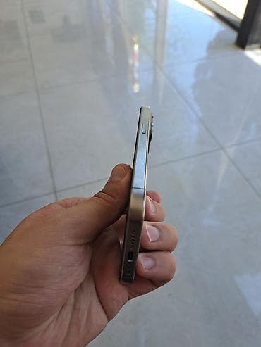 infinix note 60: IPhone 15 Pro, Natural Titanium, Face ID — 3