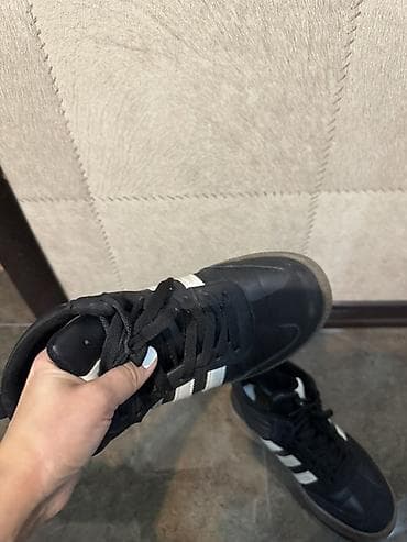 krasovka: İçi mexli Qara rəngli Adidas kişi/kadın idman ayaqqabısı – yüksəkboğaz — 9