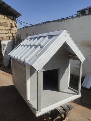 it yuvası: Taxta it evi - Material: Möhkəm ağac karkas, panellər və metal — 1