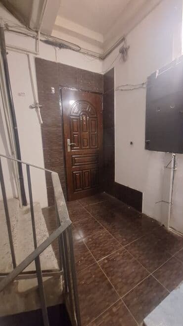 kirayə xalqlar: Mənzil — 3-ci mərtəbə, giriş qapısı 167 nömrəli mənzilə açılır. Geniş — 1