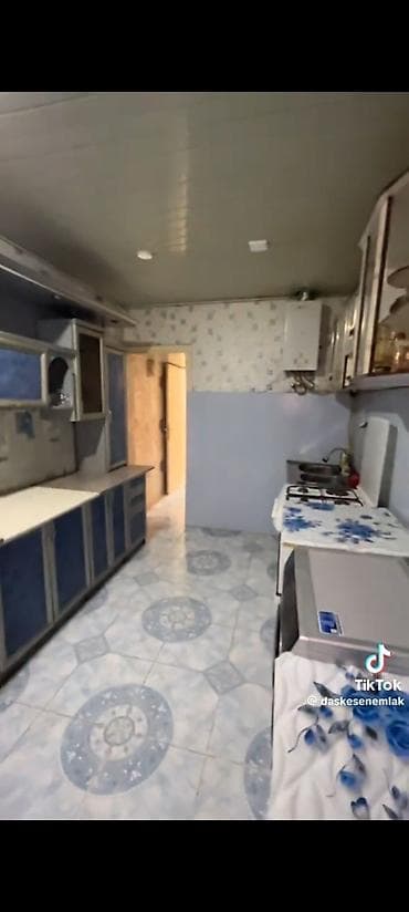 otag: Daskesen rayonunun merkezinde 3 otaqli temirli eşyalariyla 1ci — 5