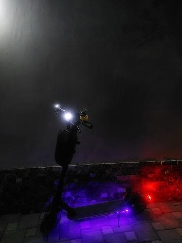 Гироскутеры: Б/у Электросамокат 9", 501 - 750 Вт, 16 - 25 км/ч — 4