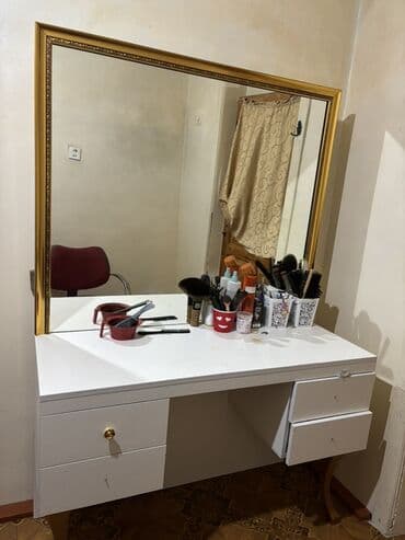 İşlənmiş, Açılmayan, Kvadrat masa