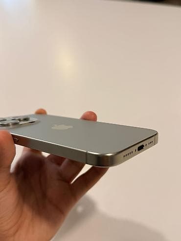 irşad ayfon 15: IPhone 15 Pro, 256 GB, Natural Titanium, Face ID — 5