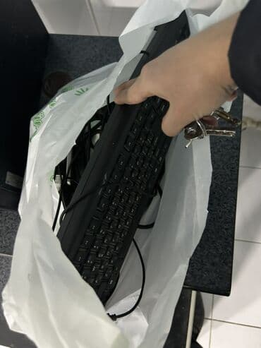 Mətbəx texnikası: Stol qarisig satilir, manitorprassesor, klav, sican, kalonka, elave — 1