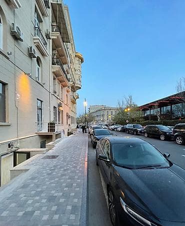 bine sovxoz: İcarəyə obyekt – şəhər mərkəzində, səkidən birbaşa girişli yarızirzəmi — 1