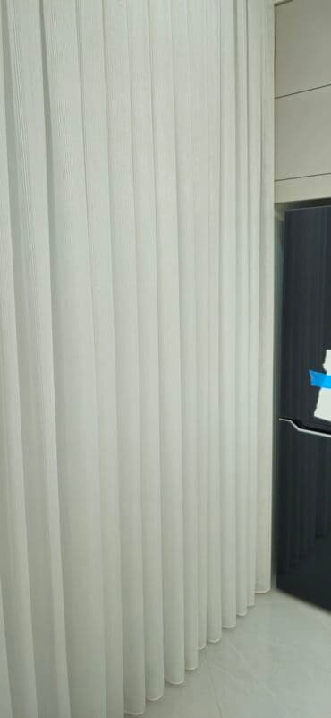 yuxuda ağ pərdə görmək: Ağ rəngli, yüngül parçadan hazırlanmış pərdələr. Qonaq otağı, yataq — 2