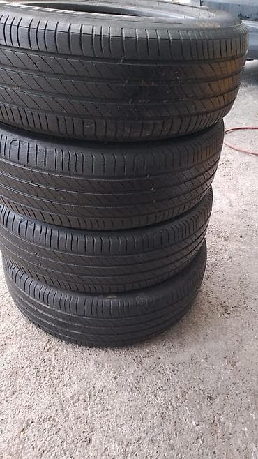 Şin Michelin 225 / 65 / R 17 — 3