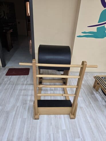 trenajor satisi: Pilates studiasi uçun pilates avadanliqlari sarilir. Tecili — 2