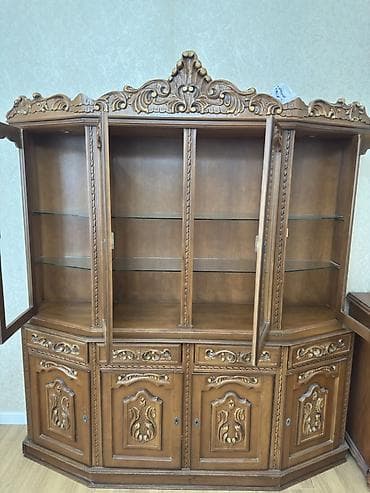 boyuk dolablar: Klassik üslubda vitrin-bufet - Material: tam ağac karkas, yuxarı — 3