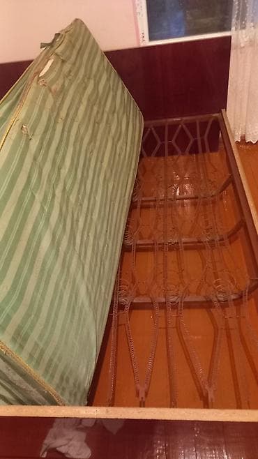matras alti: İkili yaylı çarpayı və döşək dəsti - Ölçü: təxmini 2 nəfərlik (iki — 1