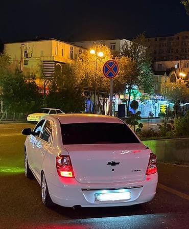 Chevrolet Cobalt sedan – ağ rəng, 4 qapı, şəhər və tras üçün qənaətcil lalafo.az -da Chevrolet Cobalt sedan – ağ rəng, 4 qapı, şəhər və tras üçün qənaətcil