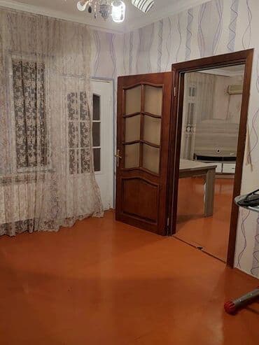 bakida satdiq evler: Sumqayitda das bazarin yaxınlığında 18-ci mikrarayonda 5 mertebeli — 6