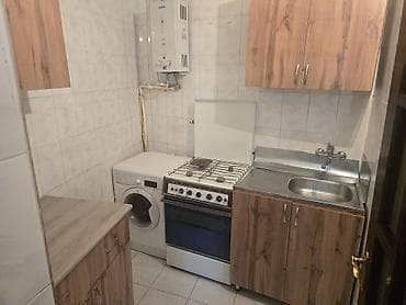 2 otaql: 2 mərtəbəli həyət evi - Plan: 2 səviyyə, küçəyə ayrıca giriş - — 7